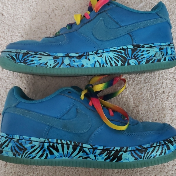 Nike Air Force Ones - Picture 2 of 7